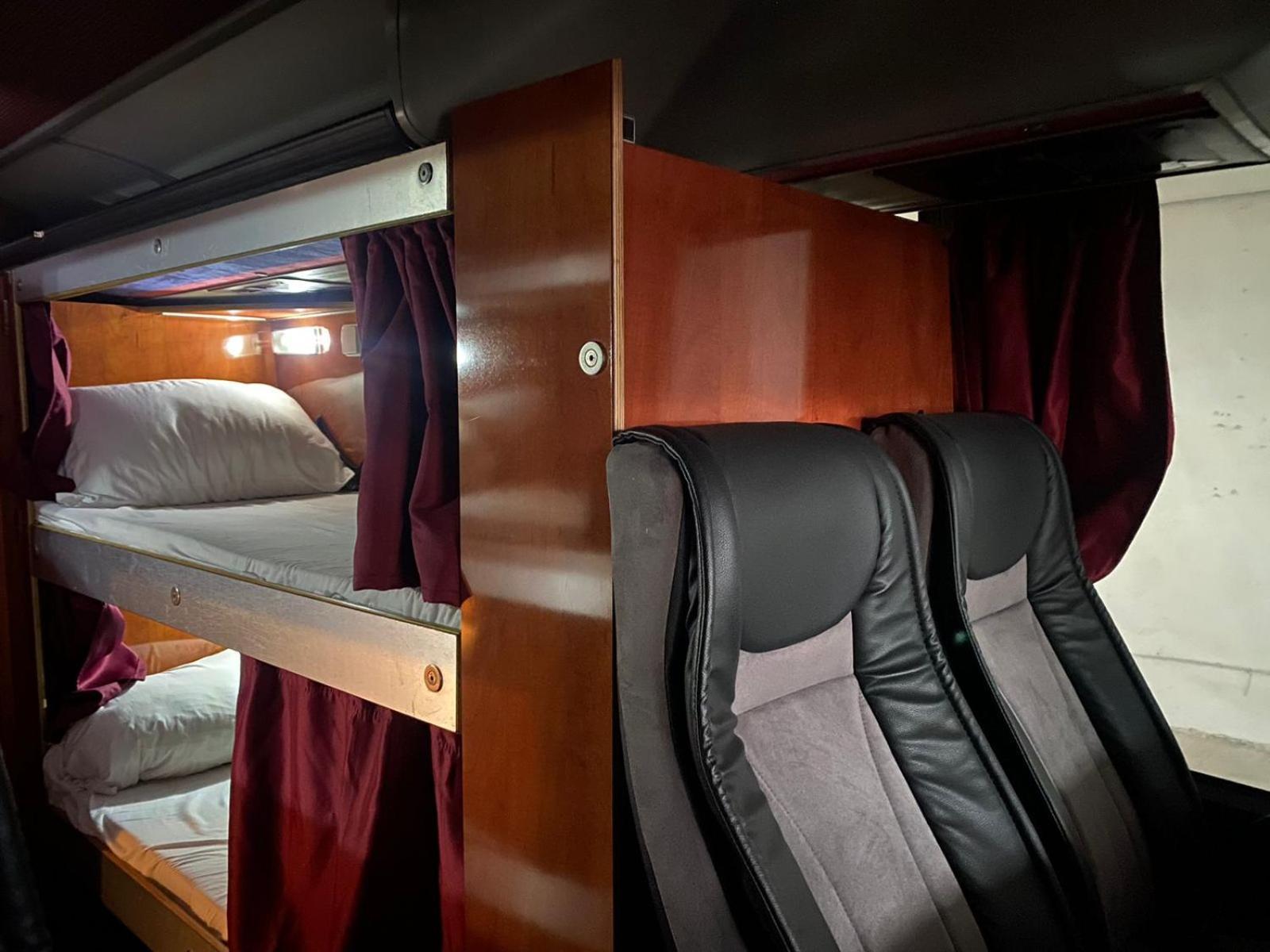 Urban Nightliner Hotel Tiranë Ngoại thất bức ảnh